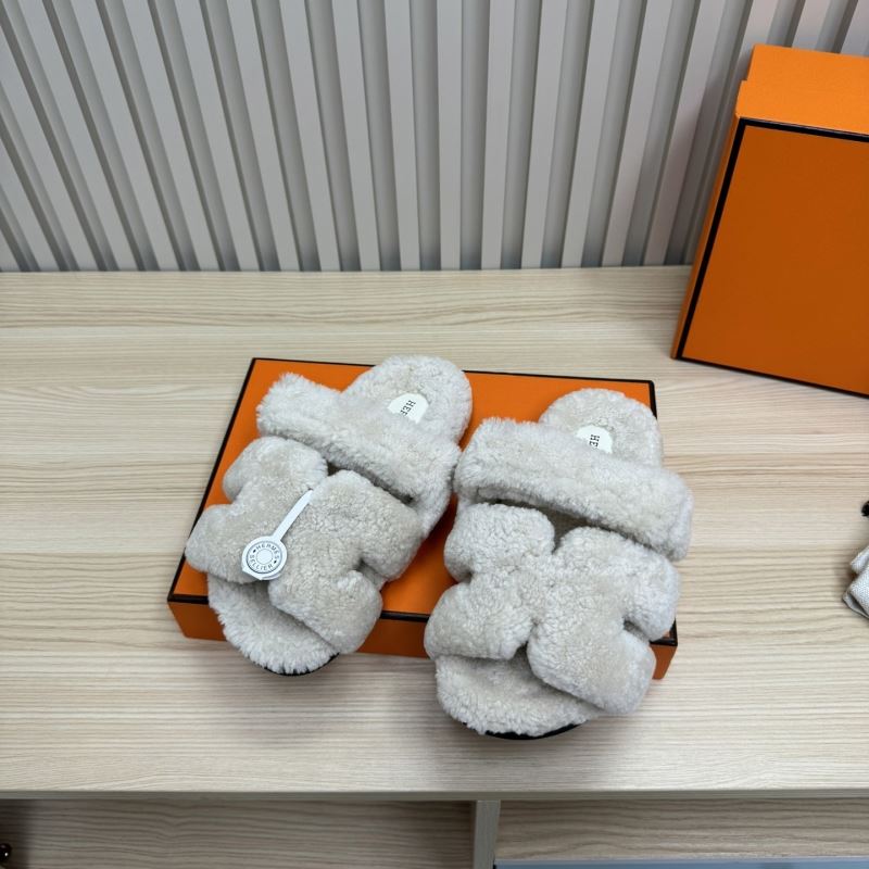 H**mes slippers